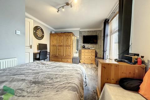 14 Davenham Road, Darwen, BB3 1HU