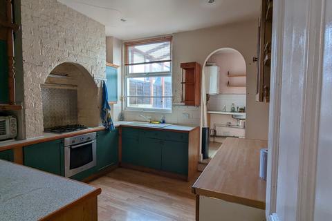 5 bedroom terraced house to rent - Broxholm Road, London, SE27