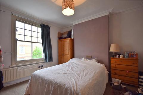 2 bedroom flat to rent, St Olafs Road, London