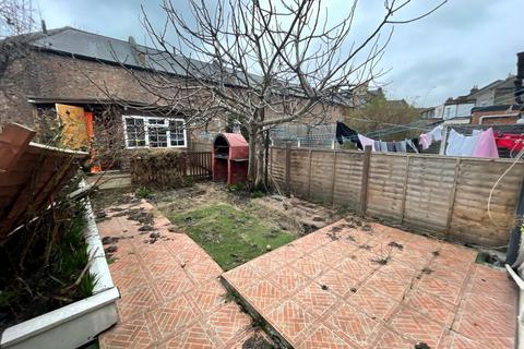 23a Hartham Road, London, N17 6RZ