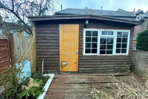 23a Hartham Road, London, N17 6RZ