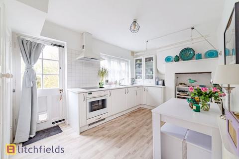 2 bedroom semi-detached house for sale, Hogarth Hill, Hampstead Garden Suburb, NW11