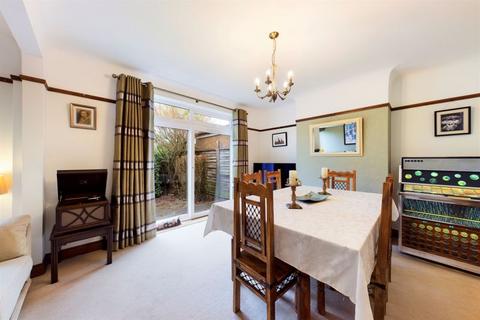 12 Copley Way, Tadworth, KT20 5QS