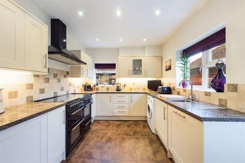 12 Copley Way, Tadworth, KT20 5QS