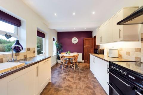 12 Copley Way, Tadworth, KT20 5QS