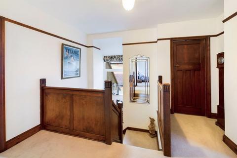 12 Copley Way, Tadworth, KT20 5QS