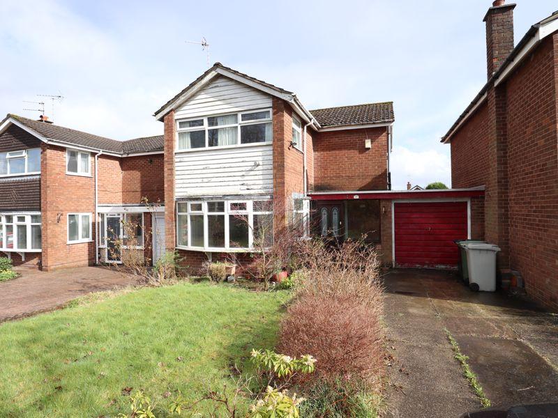 Ivy Road, Macclesfield 3 bed detached house £250,000