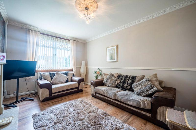 Waverley Drive, Wishaw 2 bed flat £78,000
