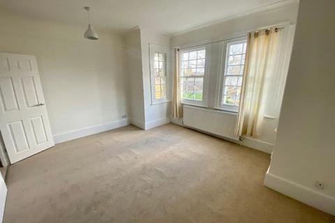 2 bedroom flat for sale, Presburg Road, New Malden, Surrey, KT3 5AH