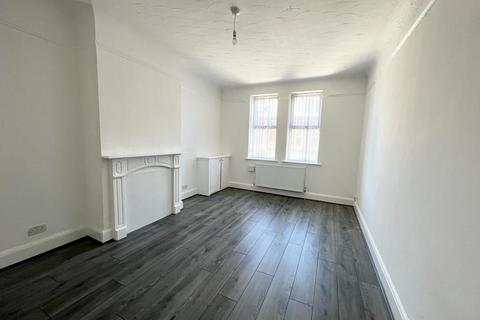 2 bedroom flat to rent, Larkhill Place, Liverpool