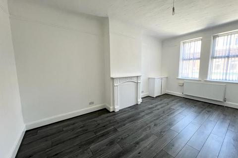 2 bedroom flat to rent, Larkhill Place, Liverpool