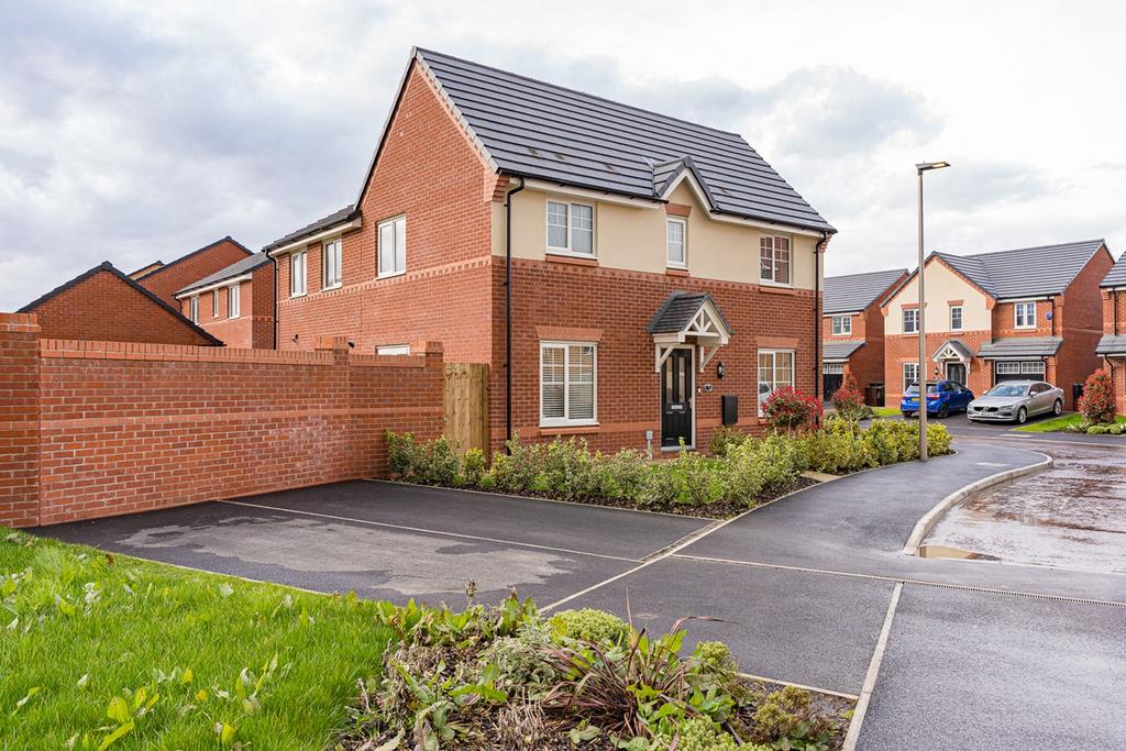Mcpherson Place, Golborne, Warrington, WA3 3 bed semidetached house