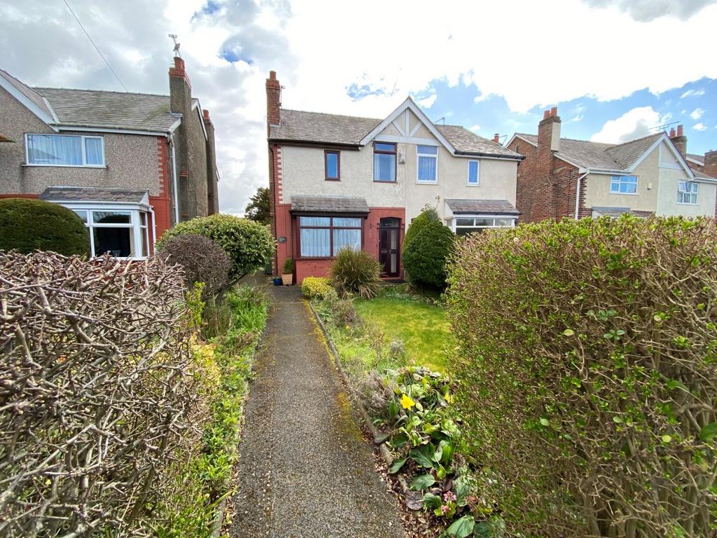 Watchyard Lane, Formby, Liverpool, L37 2 bed semidetached house £200,000