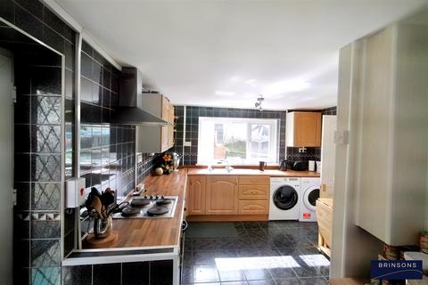 3 bedroom semi-detached house for sale - Llanfabon Drive, Trethomas, Caerphilly