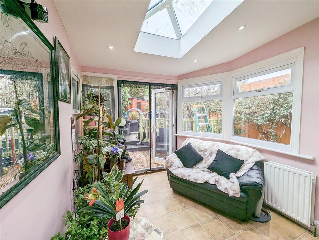 Hildaville Drive, WestcliffOnSea 4 bed house for sale £360,000
