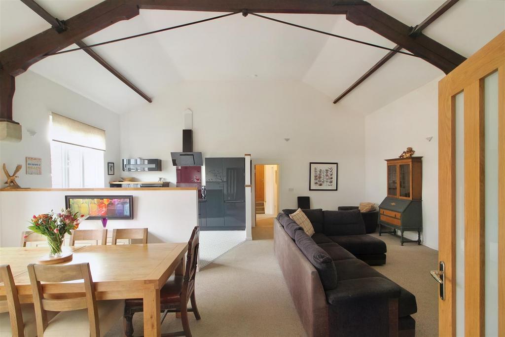 Cuckstool Road, Denby Dale, Huddersfield, HD8 8RF 4 bed character