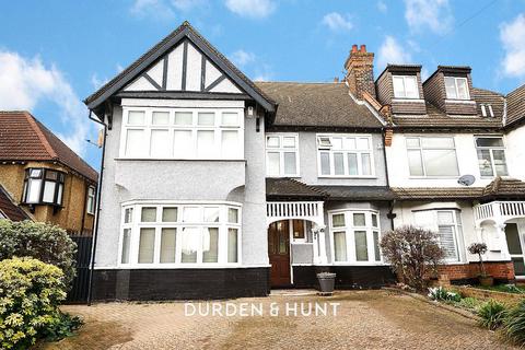 20 Warren Road, Chingford, London, E4 6QS