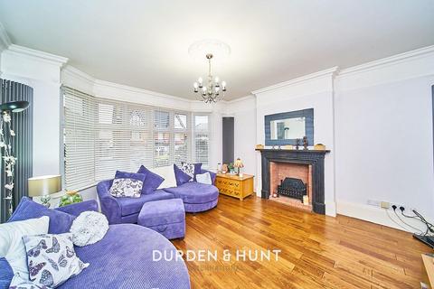 20 Warren Road, Chingford, London, E4 6QS