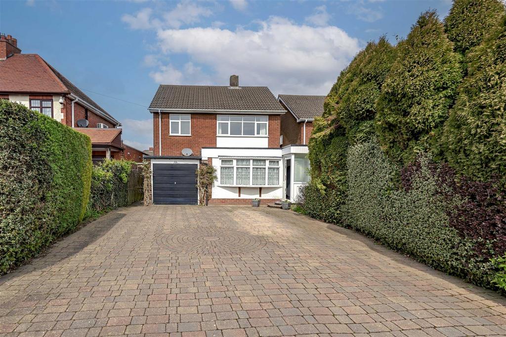 Walsall Road, Aldridge 3 bed detached house for sale £375,000