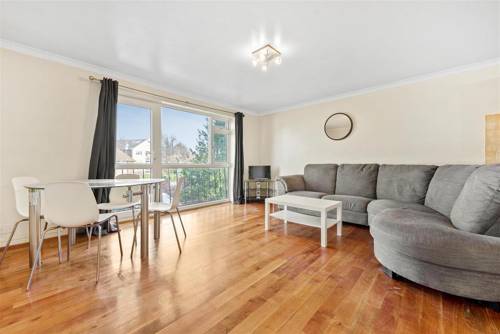 Springfield Road, Windsor 2 bed apartment £325,000