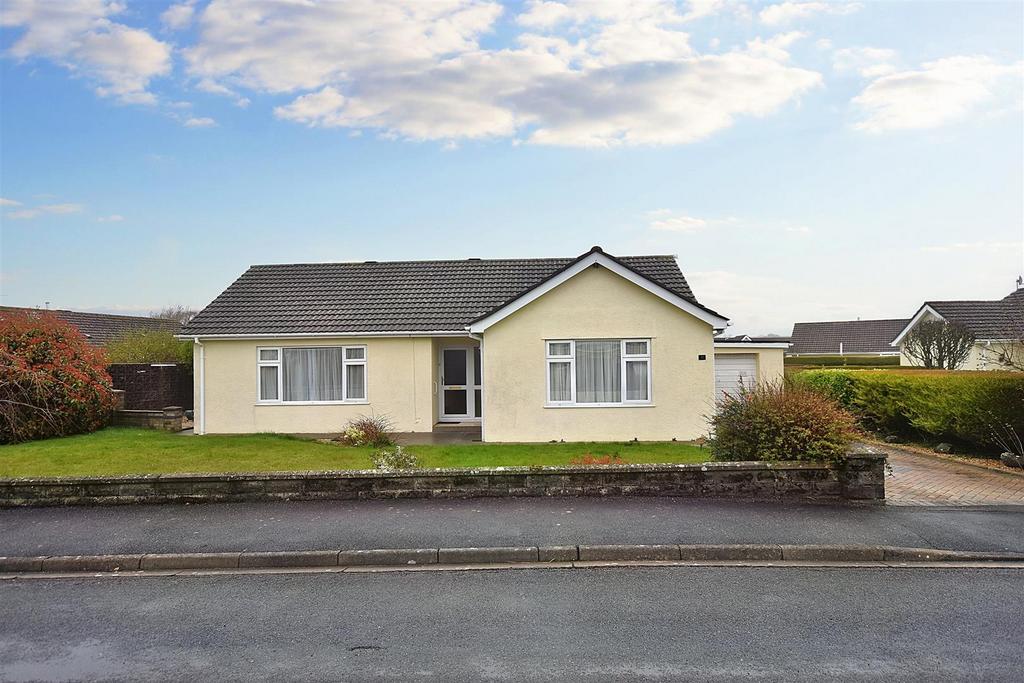Cleggars Park, Lamphey, Pembroke 3 bed detached bungalow for sale £