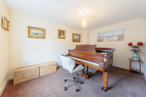 20 Aintree Avenue, Barleythorpe, Oakham, LE15 7TR