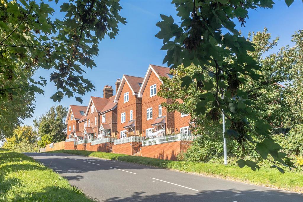 Vale Avenue, Brighton 4 bed detached house for sale £750,000