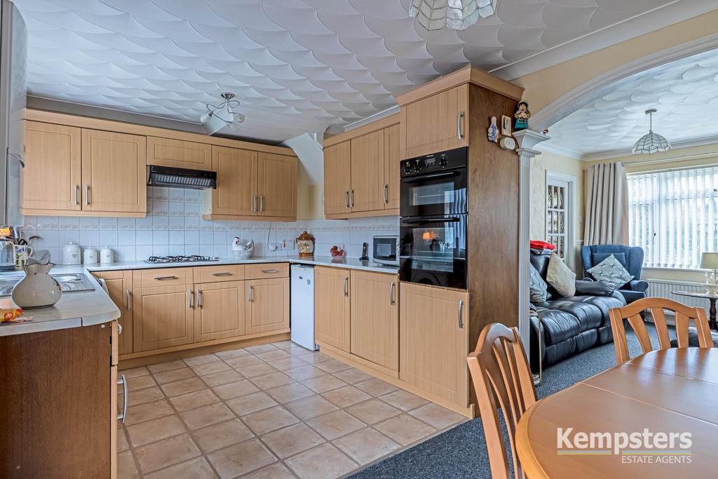 Kitchen Diner 2.jpg