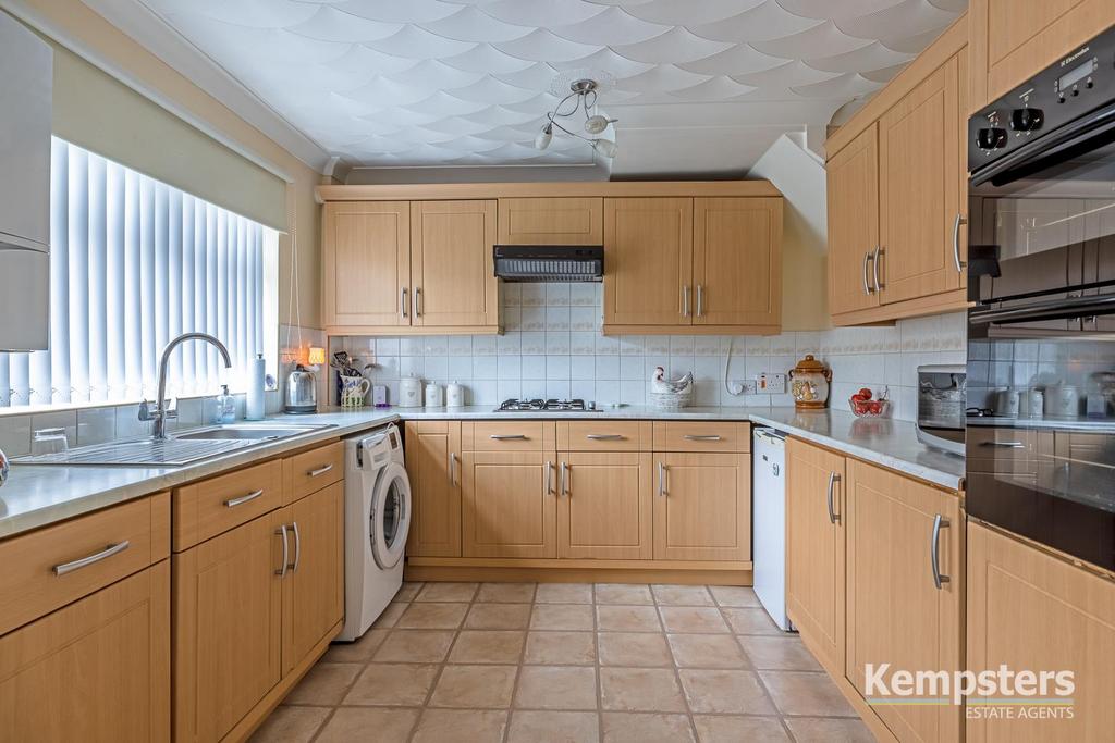 Kitchen Diner 1.jpg
