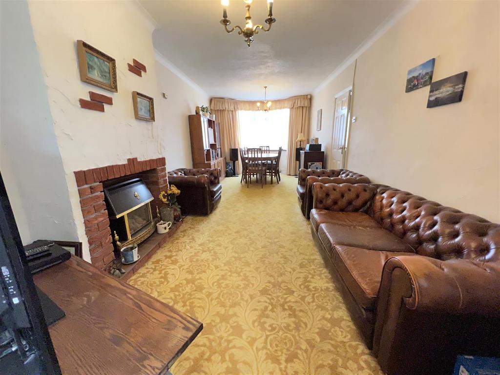 Mildenhall Road, Great Barr, Birmingham 3 bed semidetached house £