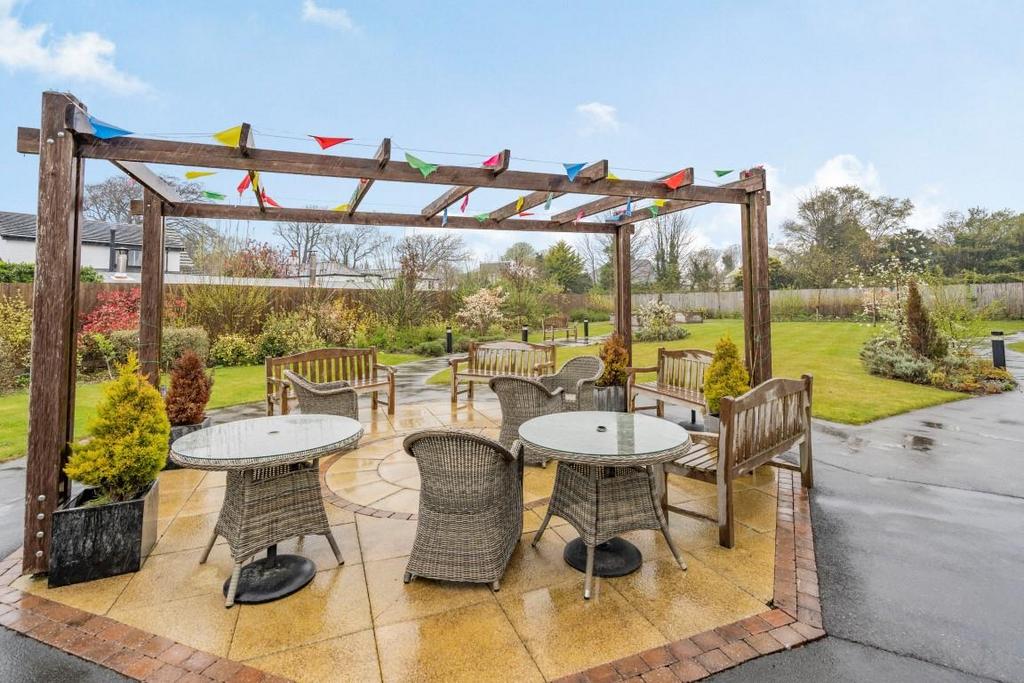 8498874-exterior02 (Medium).jpg