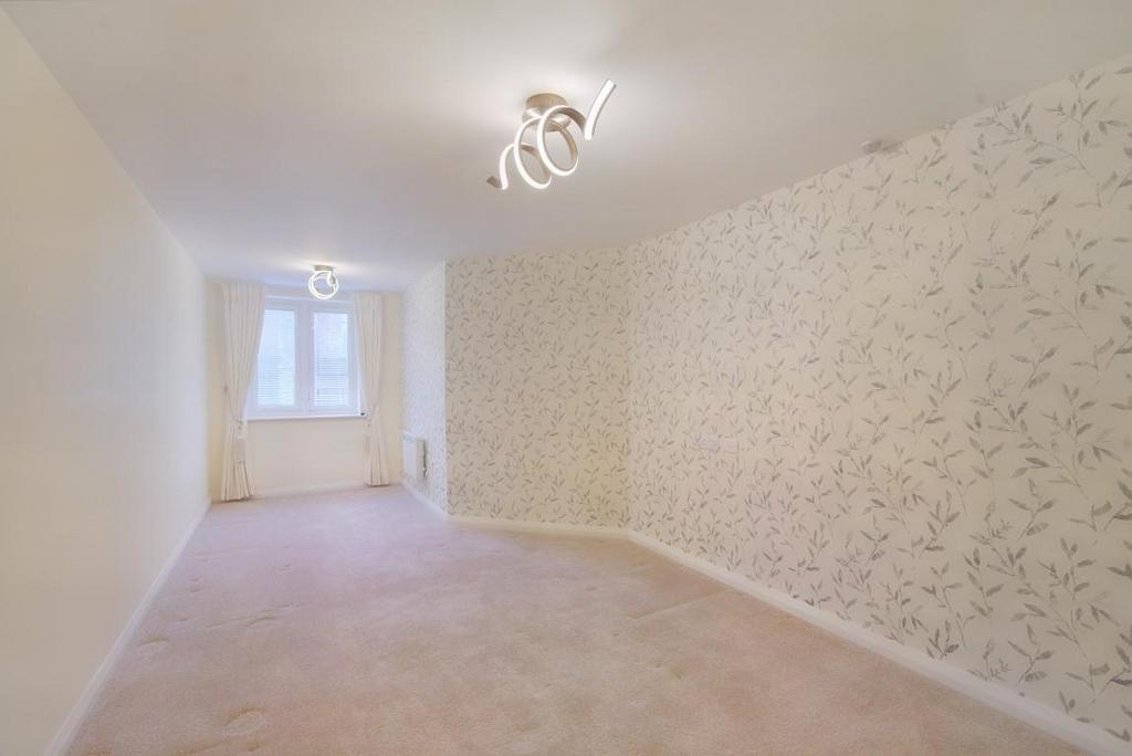 8541170-interior11 (Medium).JPG