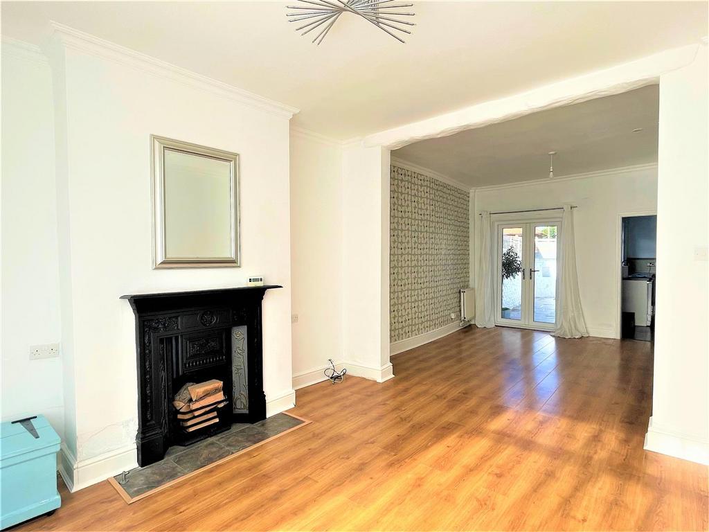 Adelaide Street, York 2 bed end of terrace house £300,000