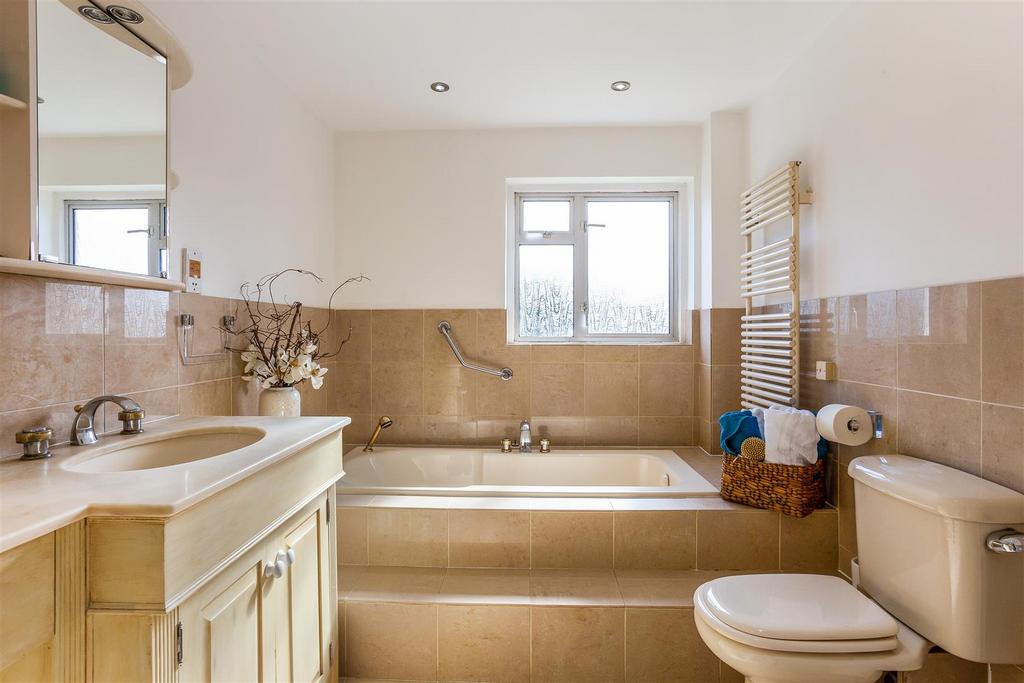 7 Keith Road 307360 (21).jpg