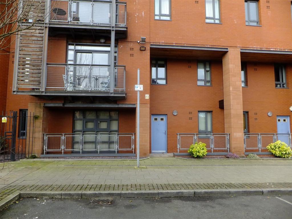 City Gate 1, Blantyre Street, Manchester 1 bed apartment £875 pcm (£