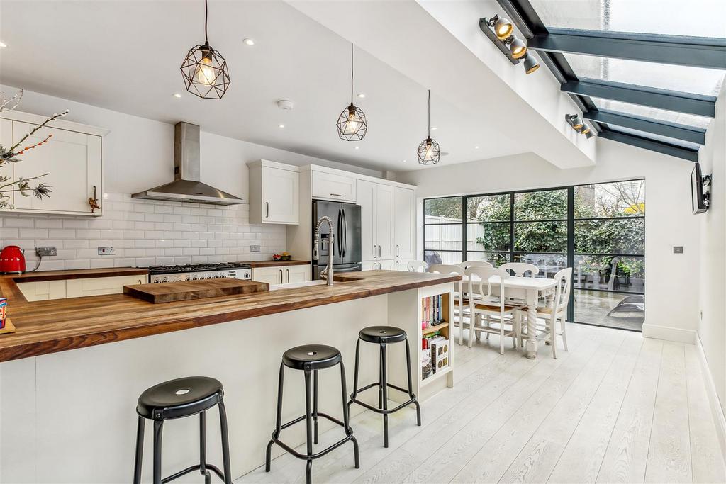 FOR SALE Silver Cres, Chiswick
