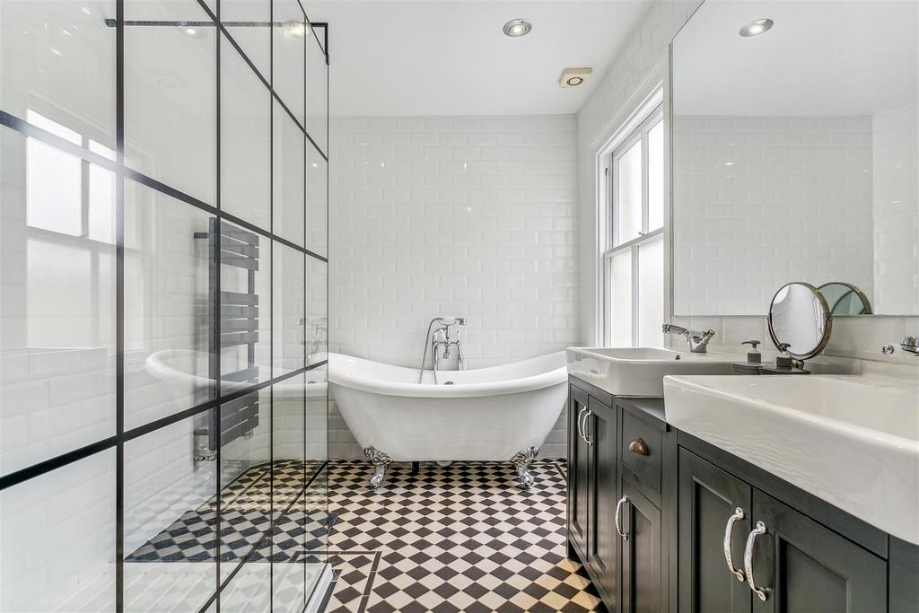 FOR SALE Silver Cres, Chiswick