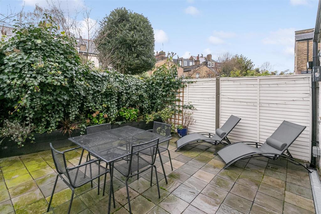 FOR SALE Silver Cres, Chiswick