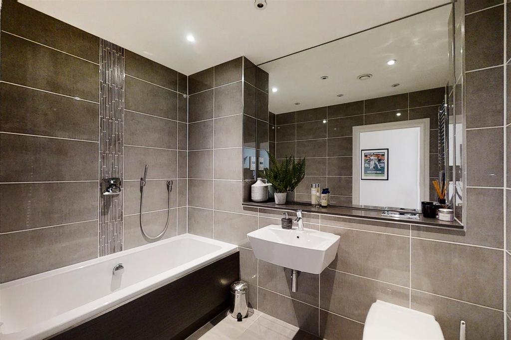 Noble House, Kings Place, W4 - FOR SALE
