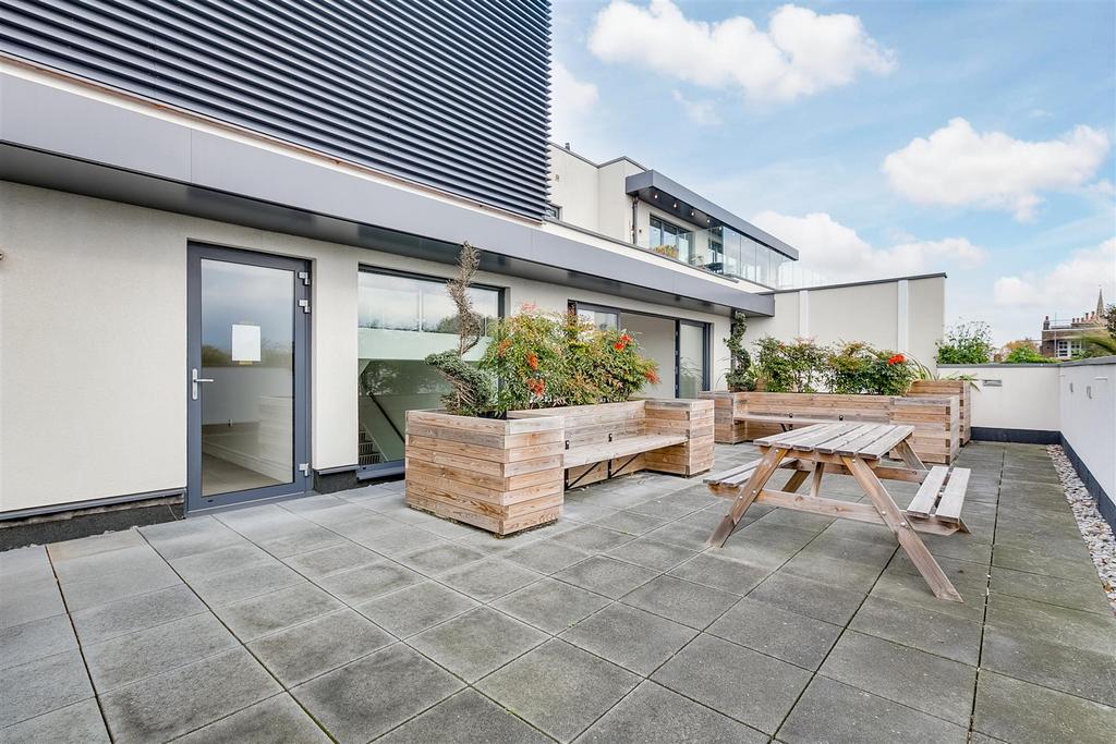 Noble House, Kings Place, W4 - FOR SALE
