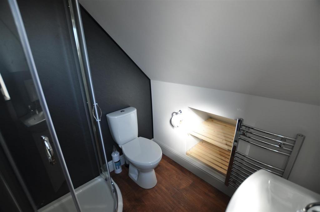 The Studio, Upton Road, Callow End Studio £620 pcm (£143 pw)