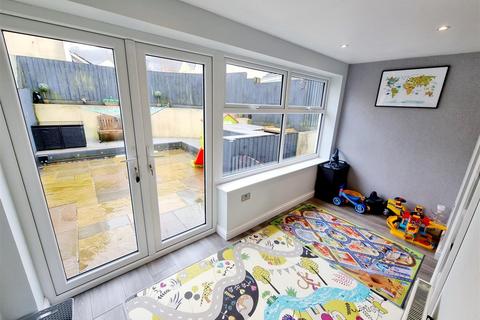 14 Oak Ridge, Lifton, PL16 0LD