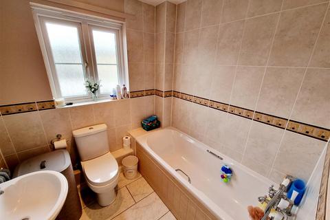 14 Oak Ridge, Lifton, PL16 0LD