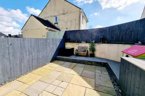 14 Oak Ridge, Lifton, PL16 0LD