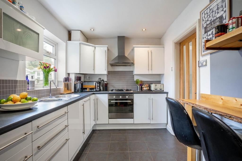 Melwood Grove, York 3 bed semidetached house £320,000