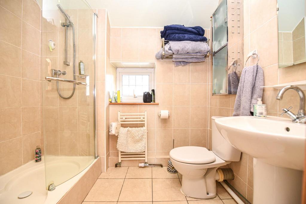 Bedroom One Ensuite