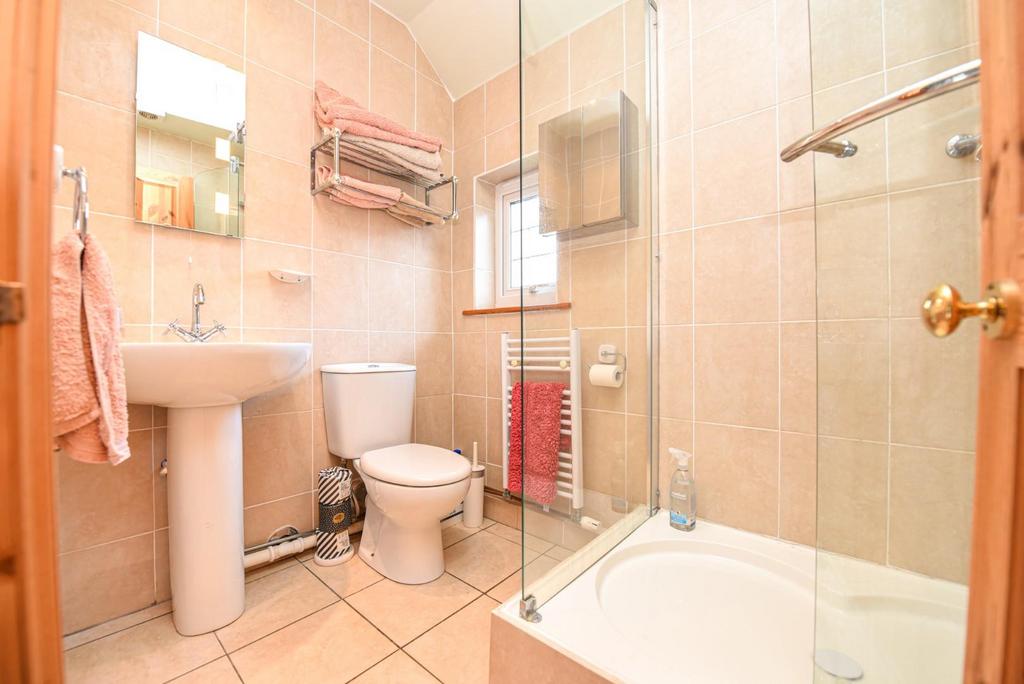Bedroom Two Ensuite