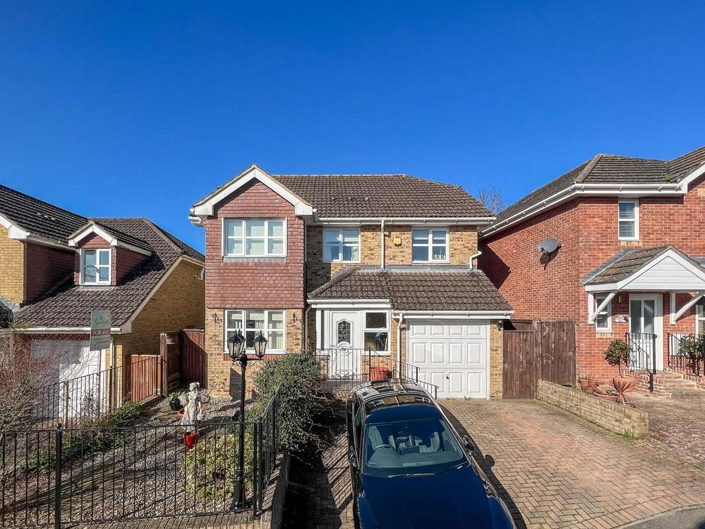 Woodland View, Ryde 4 bed detached house for sale £450,000