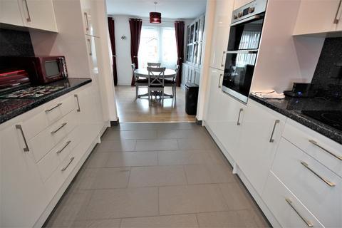 14 Aisher Road, London, SE28 8LH