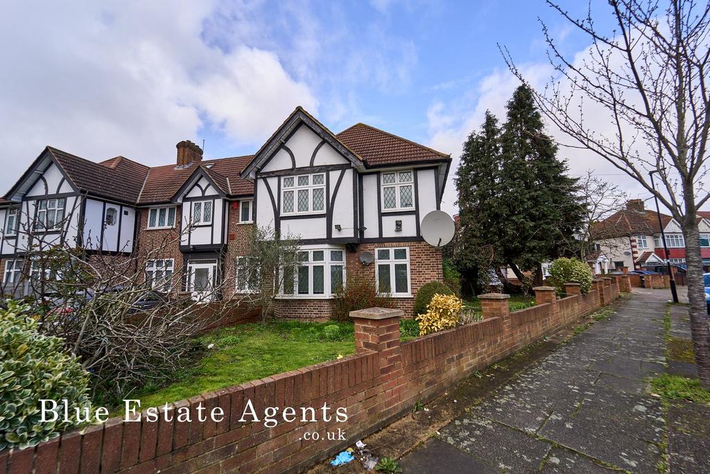 Greencroft Road, Hounslow, TW5 4 bed semidetached house for sale £